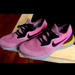 Running Shoes -Nike Epic React Flyknit